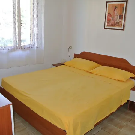 Apartment- India Διαμέρισμα *
